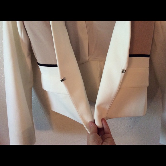 White House Black Market Blazer - Picture 4 of 4