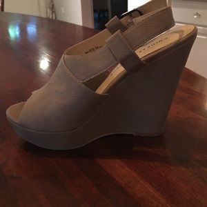 Chinese Laundry Wedges