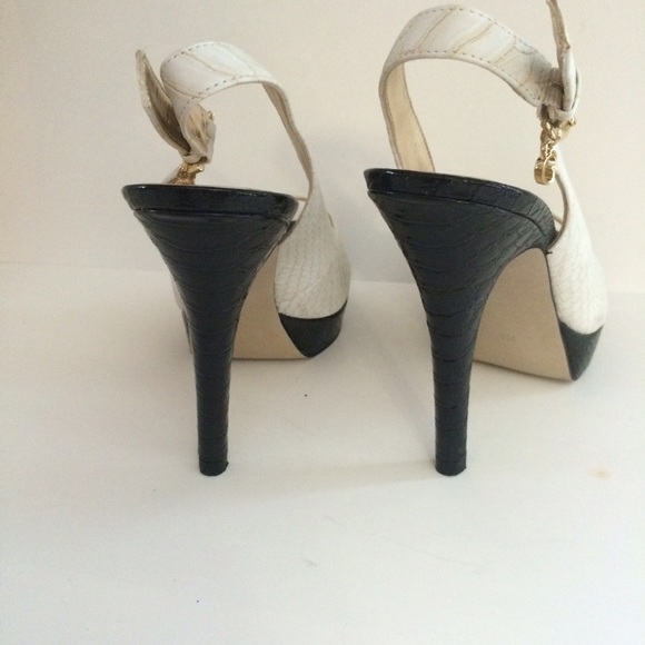 Final reduction 🌹Guess shoes🌹 - Picture 3 of 4