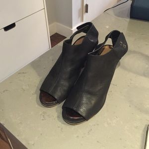 Nine west peep toe bootie