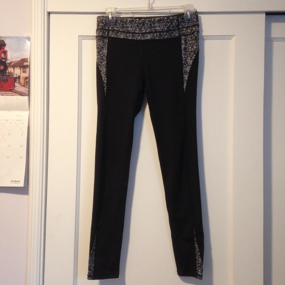 Black Leggings with Floral Pattern