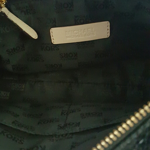 💲SOLD💲Michael Kors Bag - Picture 3 of 4
