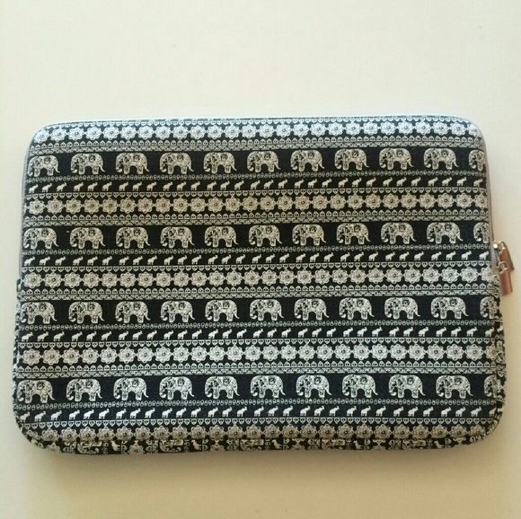 Elephant Patterned Laptop Cass - Picture 2 of 3