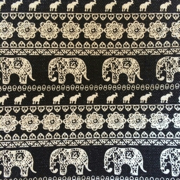 Elephant Patterned Laptop Cass - Picture 3 of 3