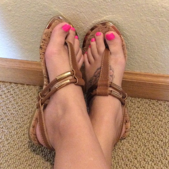 Shi sandals - Picture 2 of 2