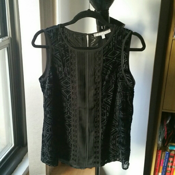 Daniel Rainn | Black tank top with velvet design