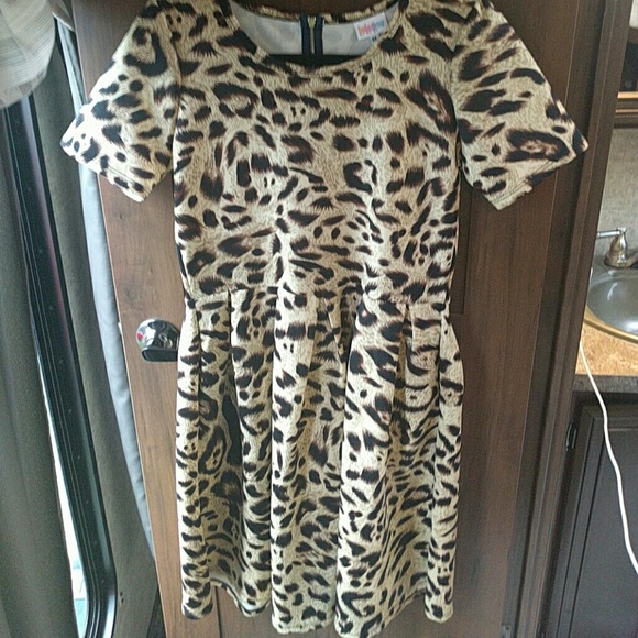 Lularoe medium Amelia dresz