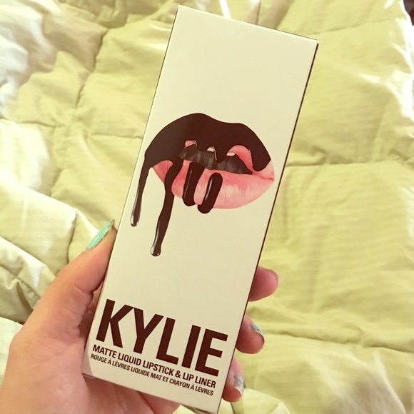 Kylie Jenner lip kit - Picture 1 of 3