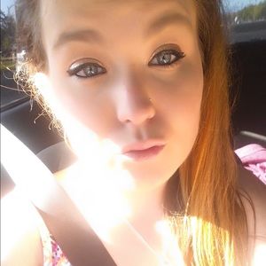 Meet your Posher, Olivia