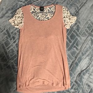 Cute lace shirt- daytrip