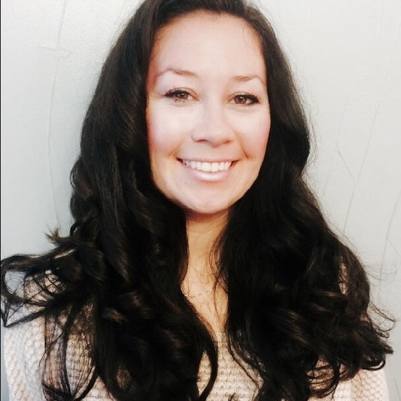 Meet your Posher, Lorae