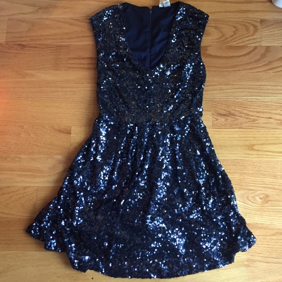 NWOT Beautiful Sequin Navy Blue Party Dress