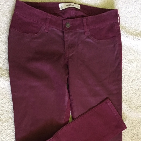 Maroon Hollister Skinnies - Picture 2 of 4