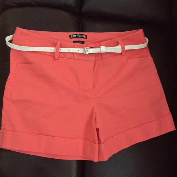 Shorts with a cute white belt.