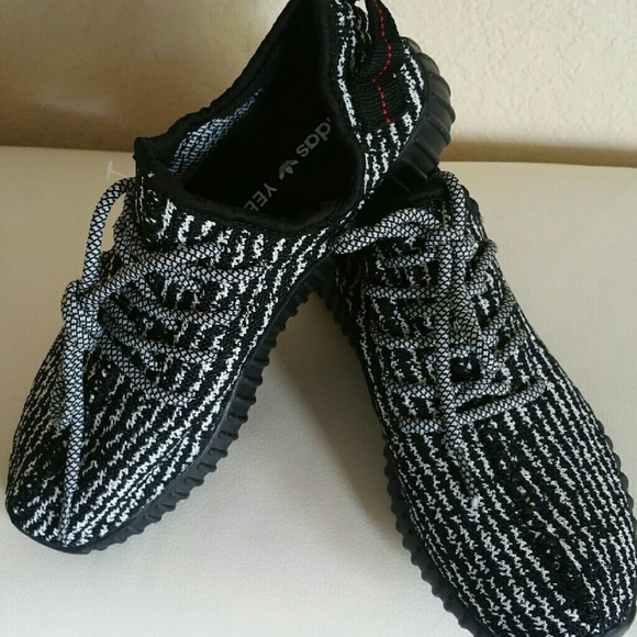 Yeeze - Picture 2 of 2