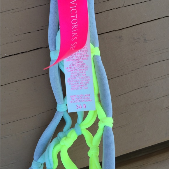 VS swimsuit top - Picture 4 of 4