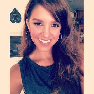 Meet your Posher, Paola
