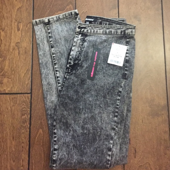 High waisted distressed pants