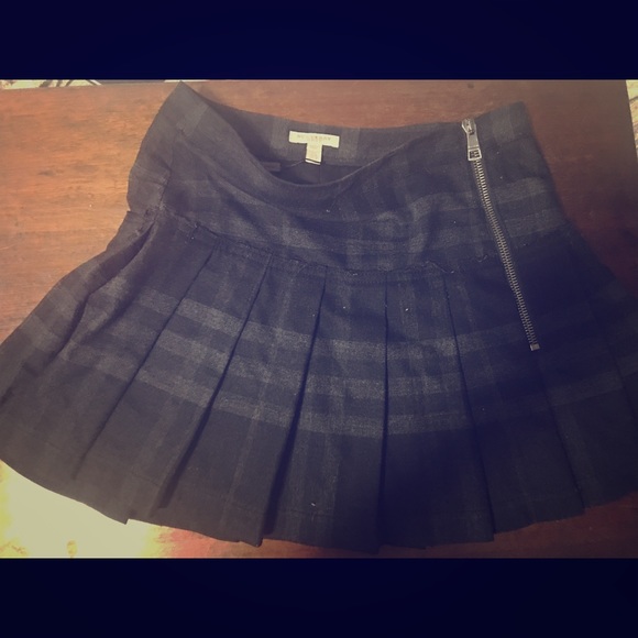 Burberry black pleated skirt