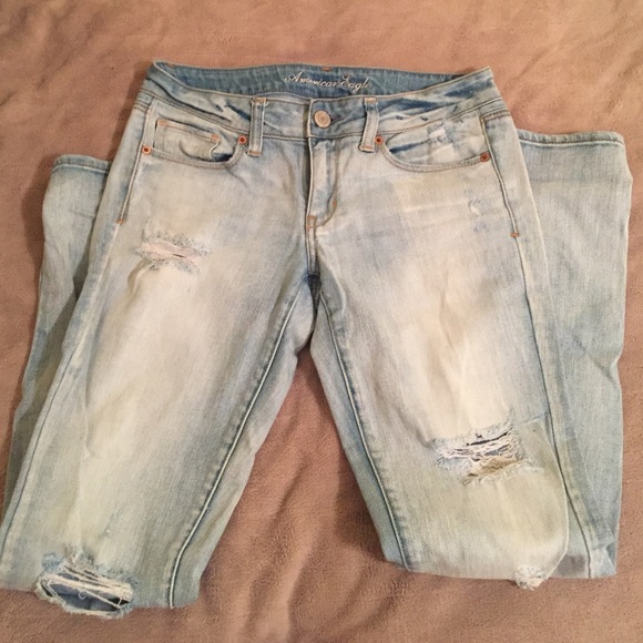skinny light wash American eagle jeans size2