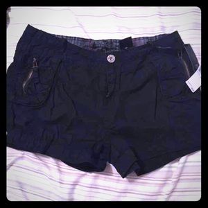 NWT Black Buffalo Shorts - size 28