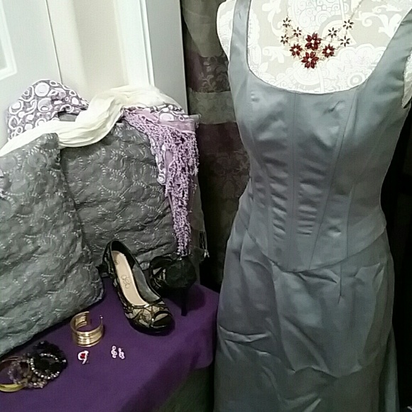 Victorian dress with subtle train.. PEWTER - Picture 1 of 3