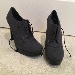 Stuart Wetzman Grey flannel bootie