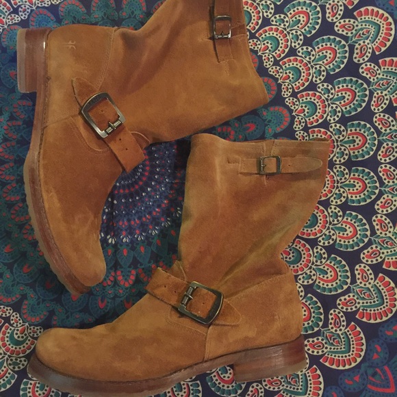 Frye Veronica Boot. I welcome offers - Picture 2 of 4