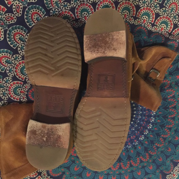 Frye Veronica Boot. I welcome offers - Picture 3 of 4