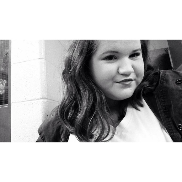 Meet your Posher, Madi - Picture 1 of 1