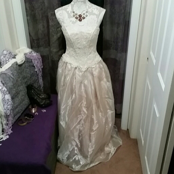 Worn 4 PROM - Picture 2 of 4