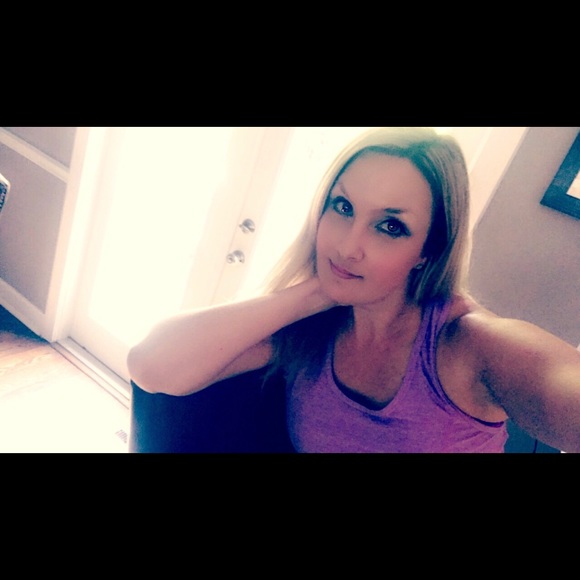 Meet your Posher, Sarah - Picture 2 of 2