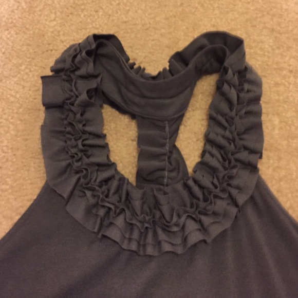 AE Ruffle Tank - Picture 2 of 3