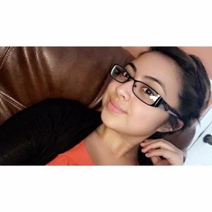 Meet your Posher, Isabel