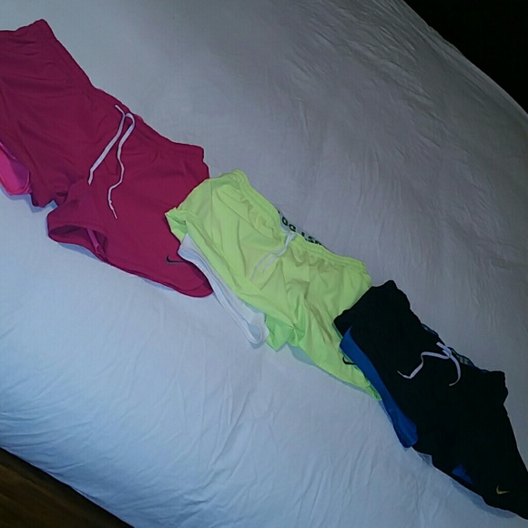Nike running shorts bundle! - Picture 1 of 4