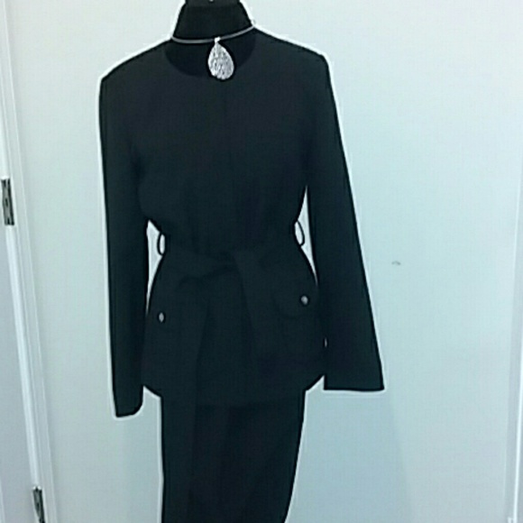 Two piece  almost  new!
