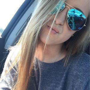 Meet your Posher, Carlye