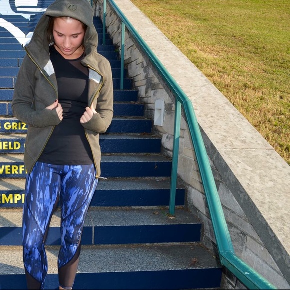 Lululemon All Meshed Up leggings