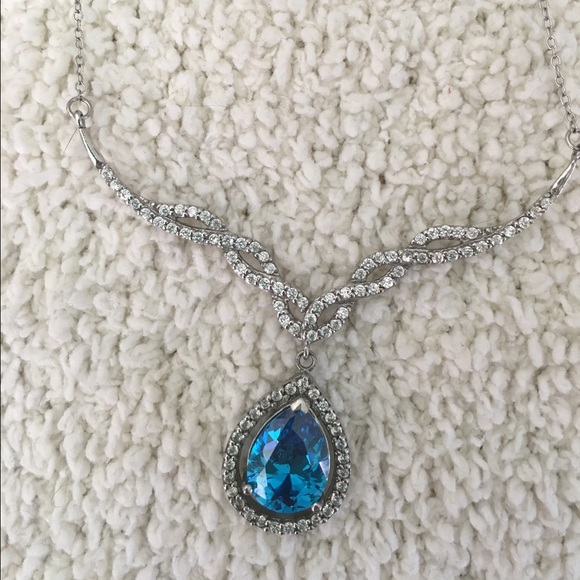 Gorgeous necklace worn once many years ago