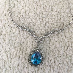 Gorgeous necklace worn once many years ago