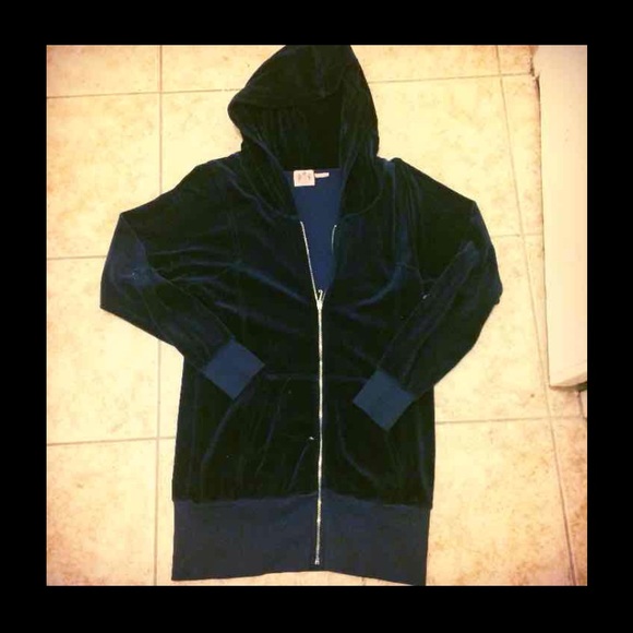 Like new Juicy Couture zip hoodie, size medium