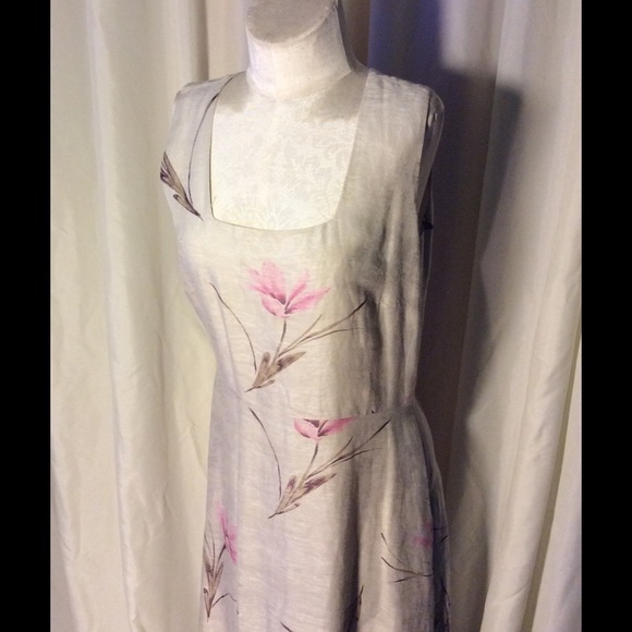 Dana Buchman Dresses & Skirts - Elegant silk beige dress with pink lilies