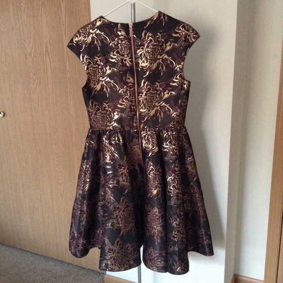 Gone. Ted Baker formal dress - Picture 3 of 3