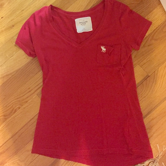 Abercrombie red tee