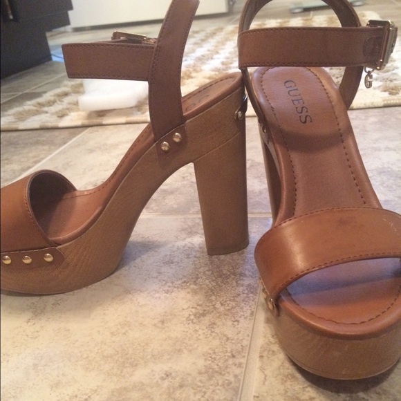 Guess wedges