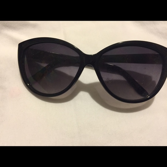 Betsy Johnson Black Cat-eye Sunnies