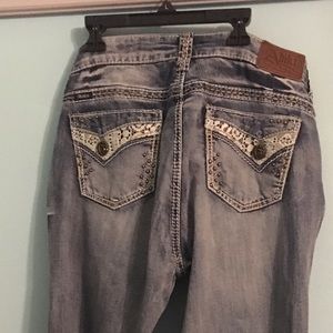Adikto Jeans