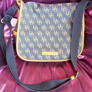 Cabriolet Cross Body