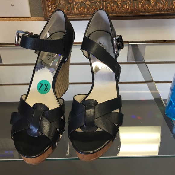 Authentic. Michael kors PRICE IS FIRM
