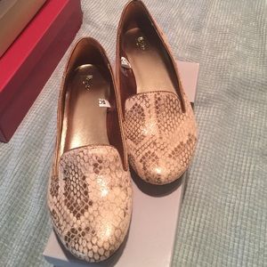 Mossimo gold snakeskin print loafer!